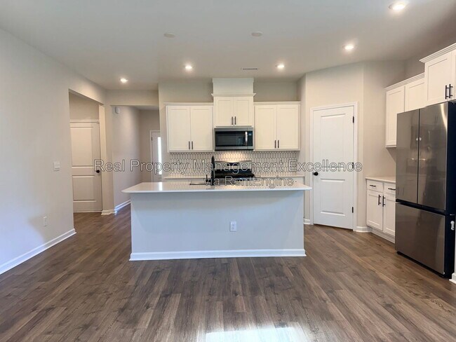 Building Photo - 101 Brody Pne Wy