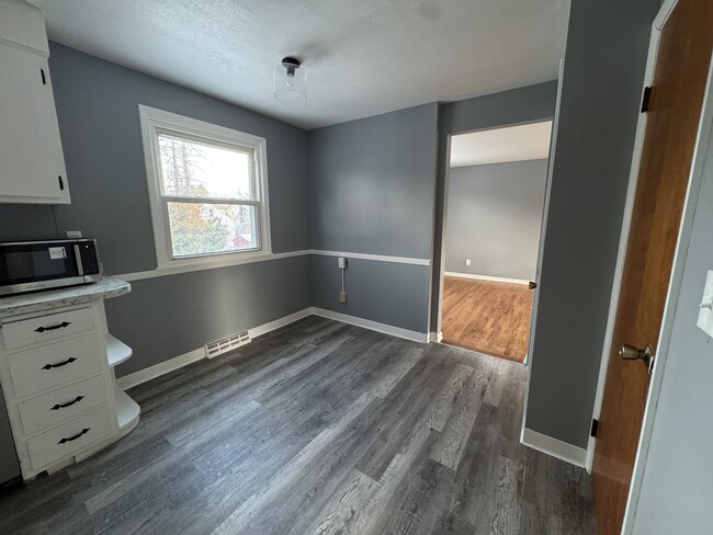 Kitchen area for a table - 206 Longmeadow Dr