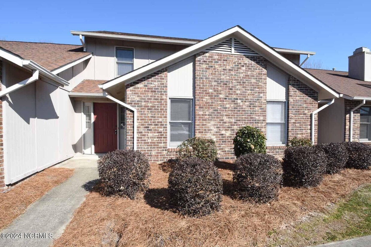 Primary Photo - 2041 Quail Ridge Rd