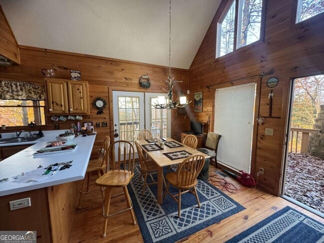 Building Photo - 664 Fox Run Dr