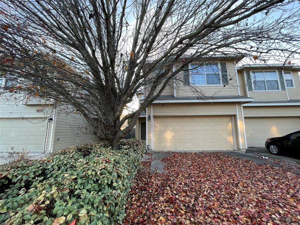 Foto principal - 6047 Shelbourne Park Ln