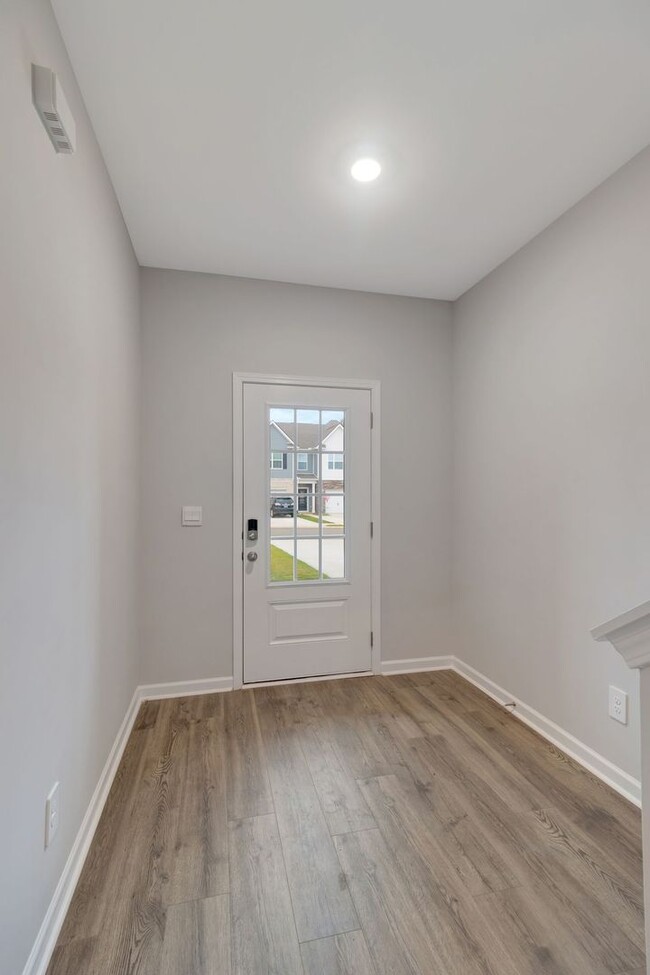 Building Photo - BRAND NEW 3 BEDROOM 3 BATH TOWNHOME WITH U...