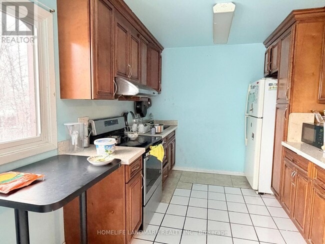 Building Photo - 258 Sprucewood Ct