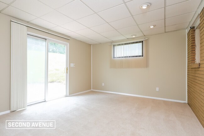 Foto del edificio - 716 Heartwood DR