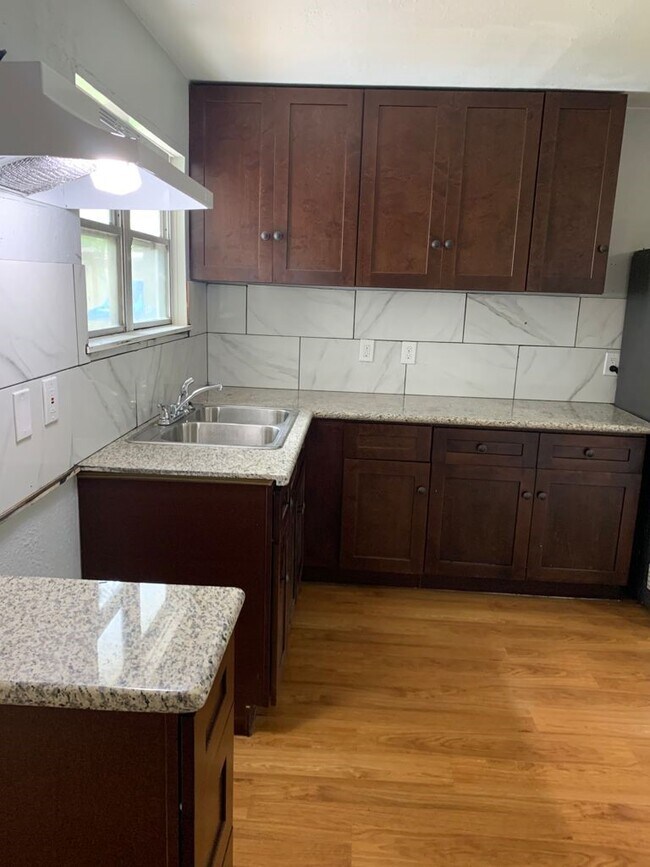 Foto del edificio - 10601 Ambursen St