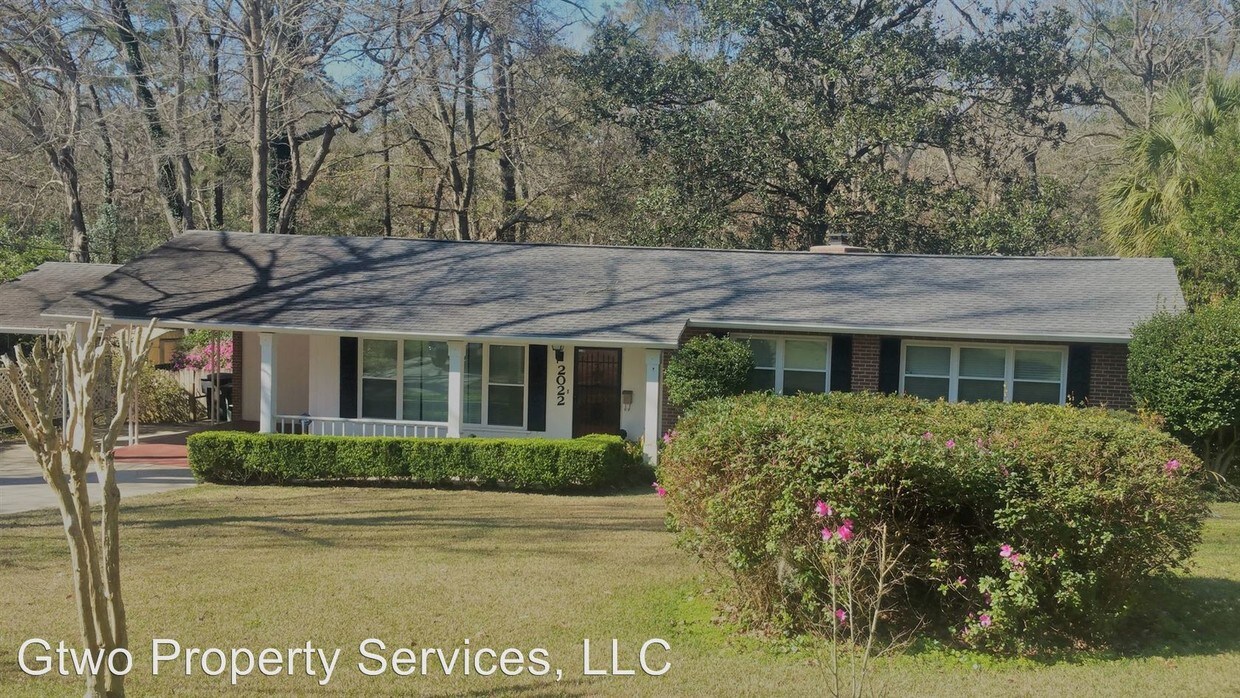 Primary Photo - 2022 E Indianhead Dr