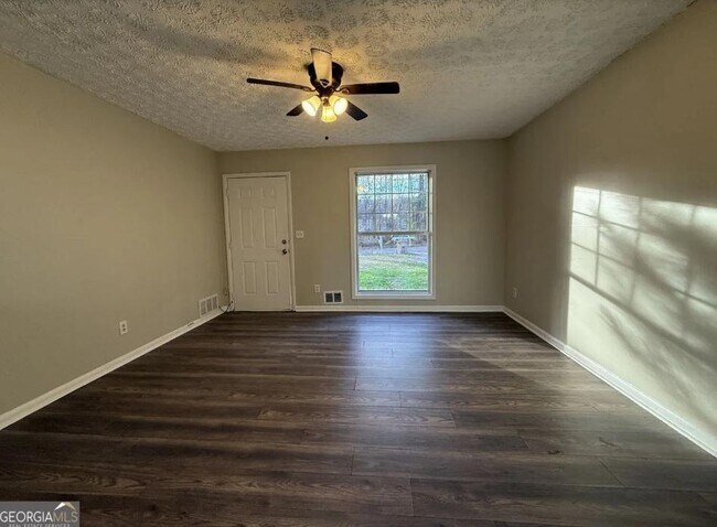 Building Photo - 7016 Adel Ln