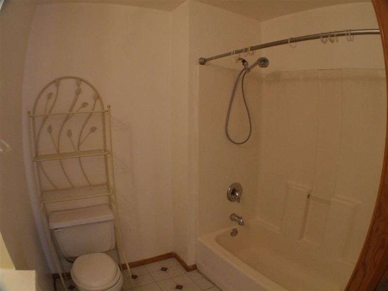 Foto del edificio - 2 br, 1 bath  - 811 Courtney St NW # 1