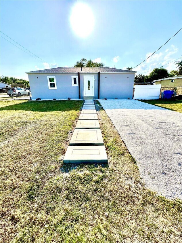 Foto principal - 5803 Arthur St