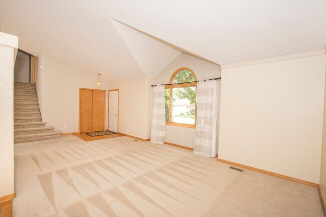 Building Photo - Great Fort Collins Location