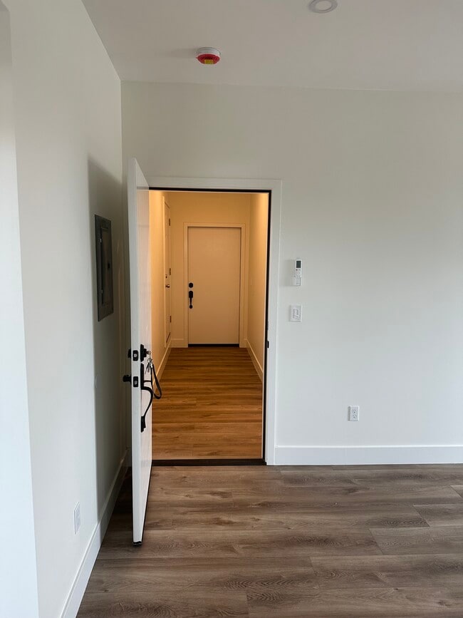 Foto del edificio - 14502 Graystone Ave