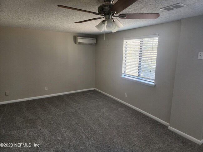 Building Photo - 1226 Pioneer Dr