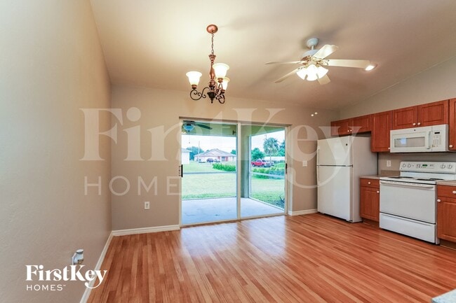 Foto del edificio - 3726 6th St W