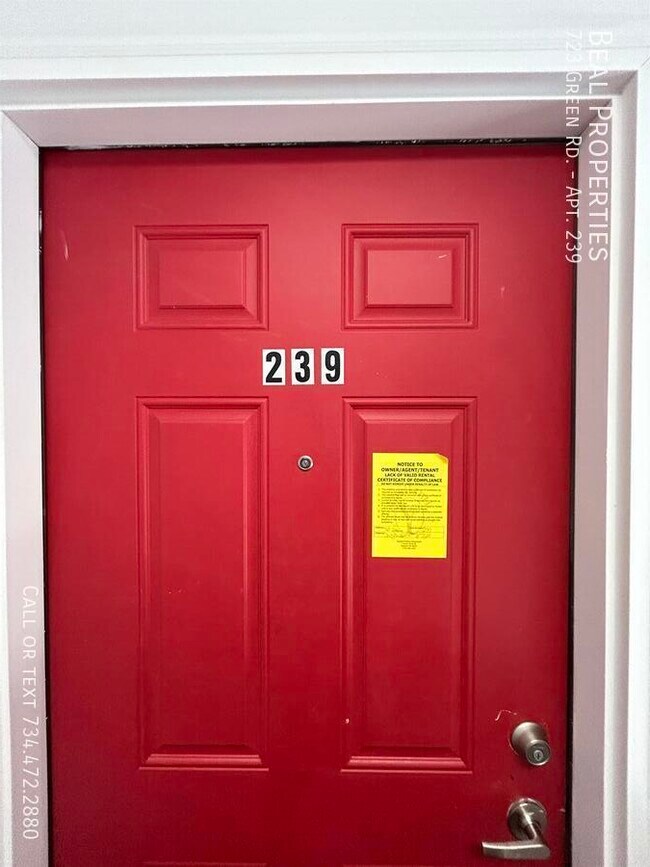 Foto del edificio - 723 Green Rd