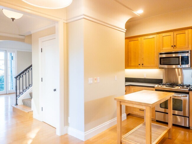 Foto del edificio - 2BR/1.5BA Townhome! Affordable Below Marke...