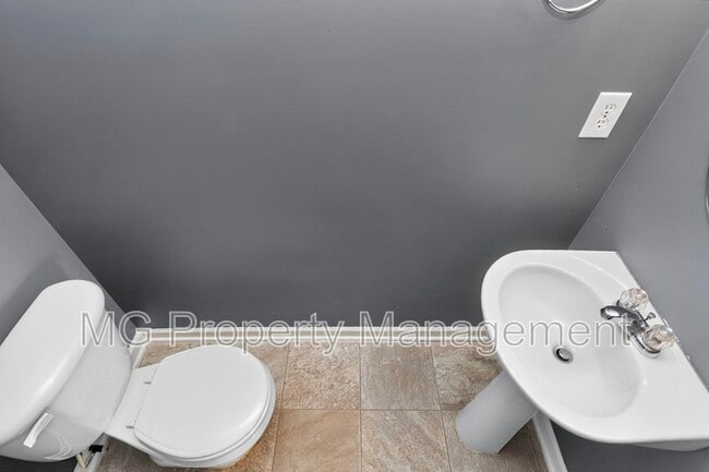 Foto del edificio - 11909 Stratfield Pl Cir