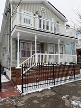 Building Photo - 360 Whiton St