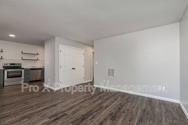 Foto del edificio - 1138 E Walnut St