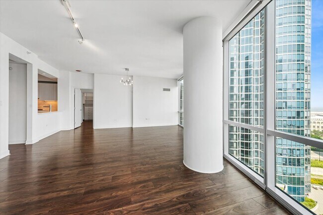 Foto del edificio - 1201 S Prairie Ave
