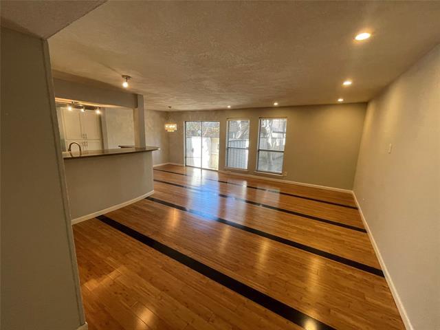 Foto del edificio - 6026 Birchbrook Dr