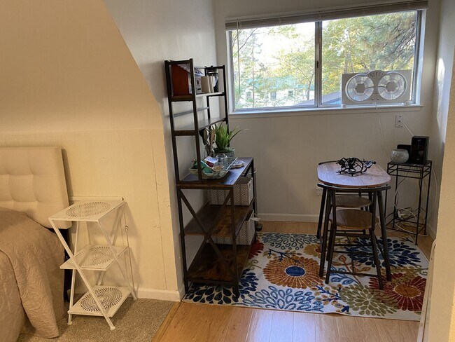 Foto del edificio - STUDIO - Large 500 Sq Ft Apartment in Jane...