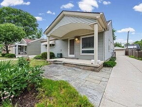 Building Photo - 4010 Linwood Ave