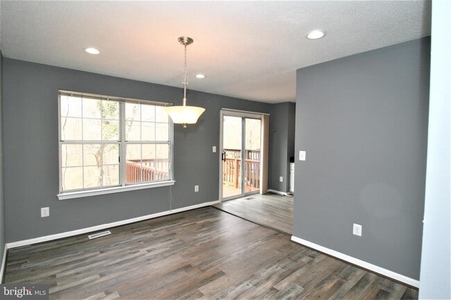 Building Photo - 14724 McKnew Rd