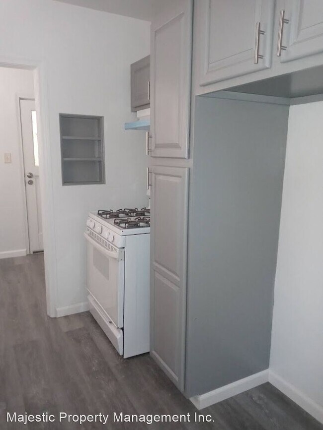 Building Photo - 2 br, 1 bath House - 311 N Golden Gate Ave