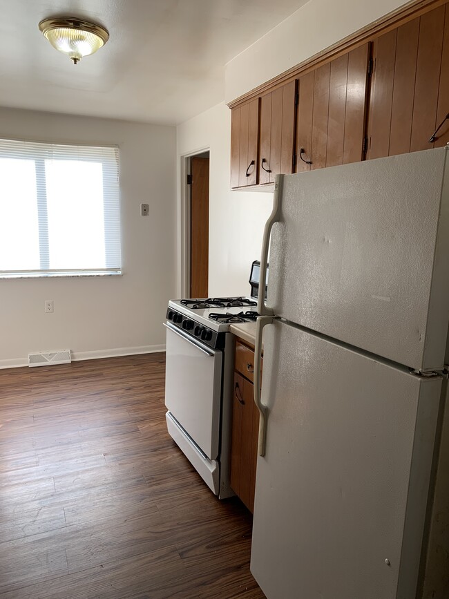 Building Photo - 2902 N Rockwood Dr