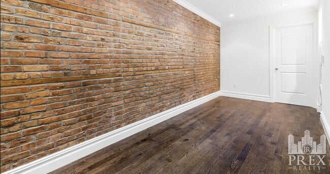 Foto del edificio - 329 East 10th Street