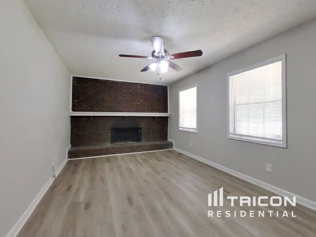 Foto del edificio - 4211 Clearview Dr