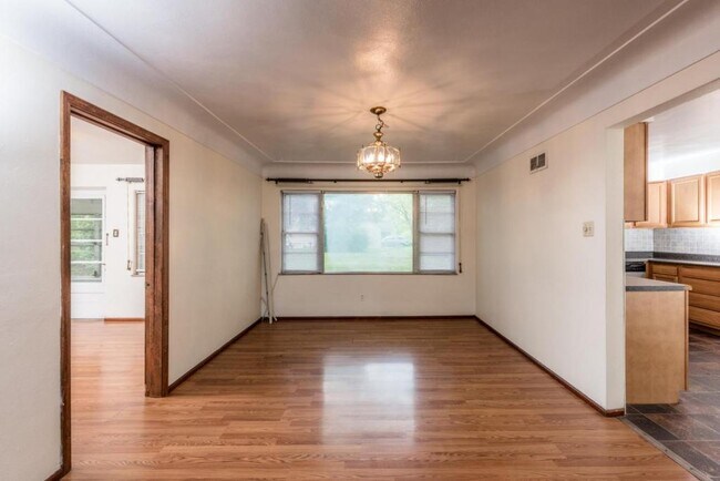 Building Photo - 401 Oliver Lee
