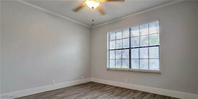 Foto del edificio - 5367 Treetops Dr