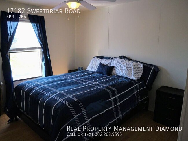Foto del edificio - 17182 Sweetbriar Road-