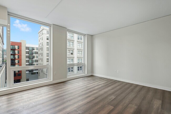 Foto del edificio - 450 South Main St
