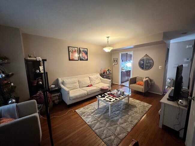 Foto del edificio - 1349 Riggs St NW