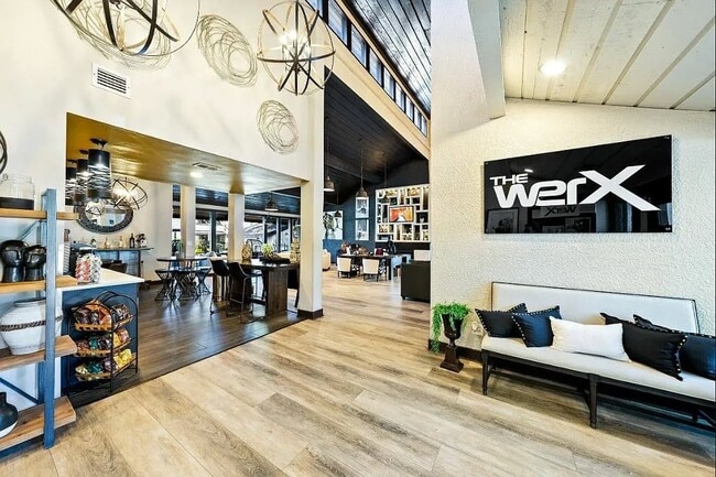 Experimente una vida de lujo en The WerX, donde el diseño contemporáneo se fusiona con el confort moderno. Disfrute de amplios interiores, elegantes comodidades y un vibrante ambiente comunitario. ¡No se pierda la casa de sus sueños! ¡Programe una visita hoy mismo! - The WerX