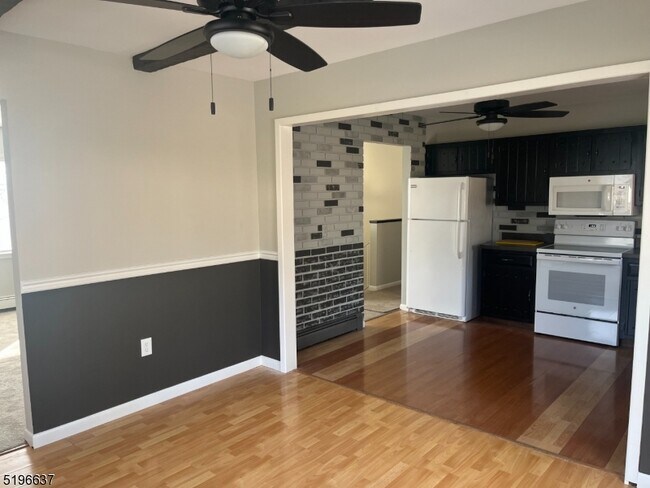 Building Photo - 99 NJ-284
