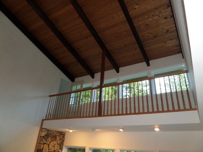 Foto del edificio - Absolutely Gorgeous 6-Bedroom Home on 5 Ac...