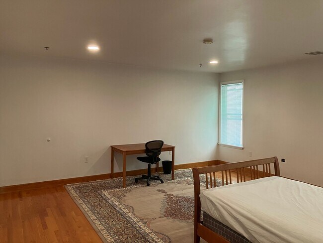 Foto del edificio - 231 Heath St