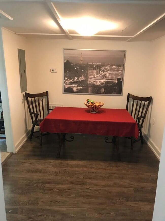 Foto del edificio - Perfect Little One Bedroom House - Walk to Downtown JC and ETSU!
