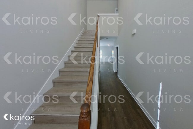 Building Photo - 8022 Shadesbrook Dr