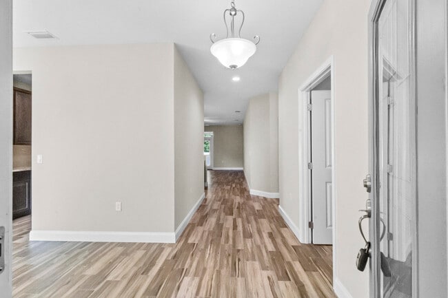 Building Photo - 949 Kenzie Ln