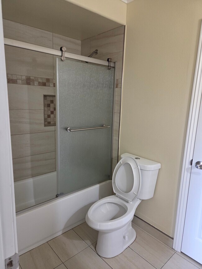 Foto del edificio - 648 Arrowhead Dr