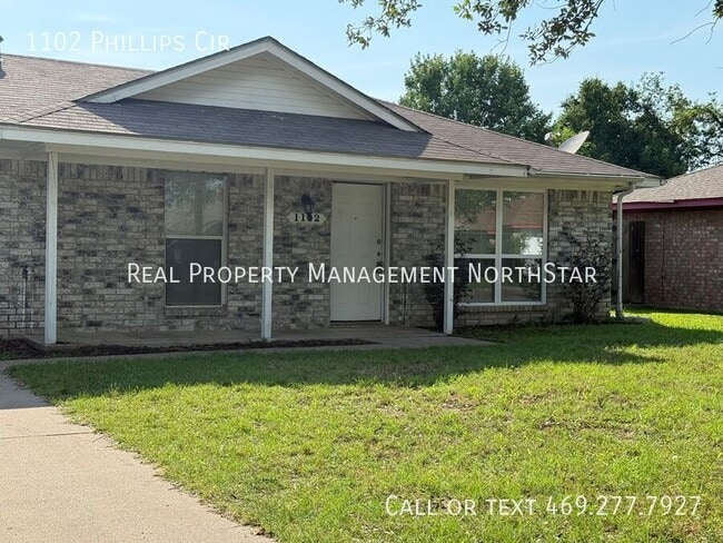 Building Photo - 1102 Phillips Cir
