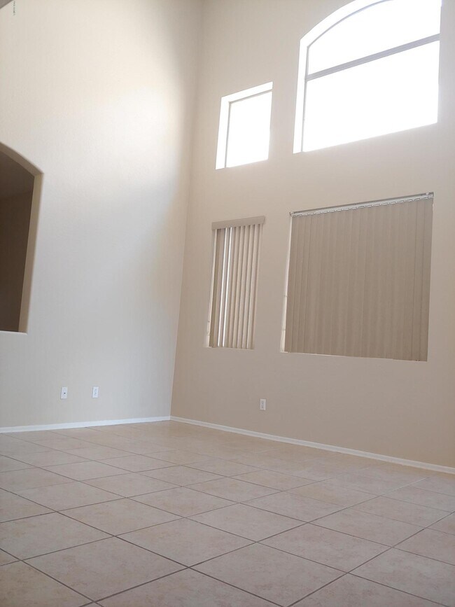 Foto del edificio - 1922 N 106th Ln