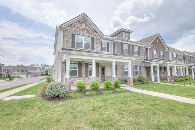 Foto del edificio - 531 Swanholme Dr