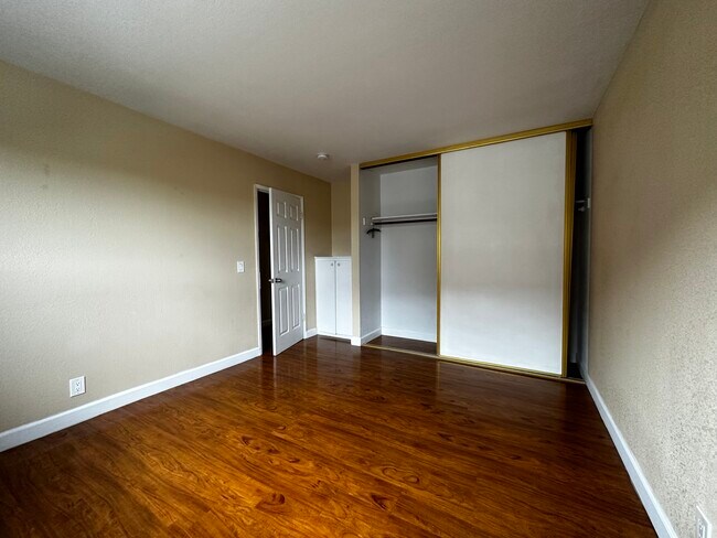 Foto del edificio - 1515 Mount Herman Dr