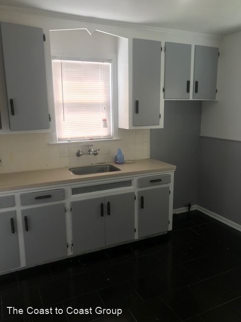 Building Photo - 3 br, 1 bath House - 15015 Lincoln