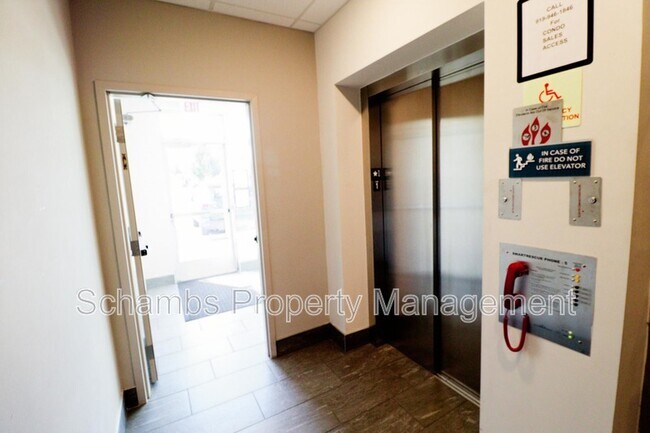 Building Photo - 2402 Gathering Sq Ct